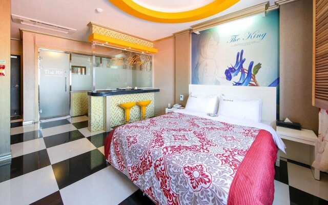 Yeosu King Pension Tel