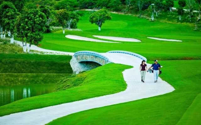 Vinpearl Golf Land Resort & Villas