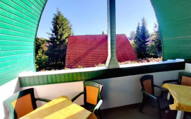 Dolce Villa Balaton Gyöngyvirágház