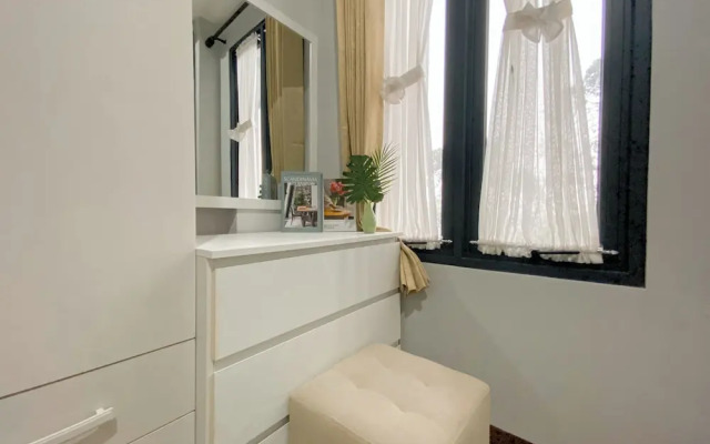 Minimalist And Cozy 1BR at Royal Heights Apartment