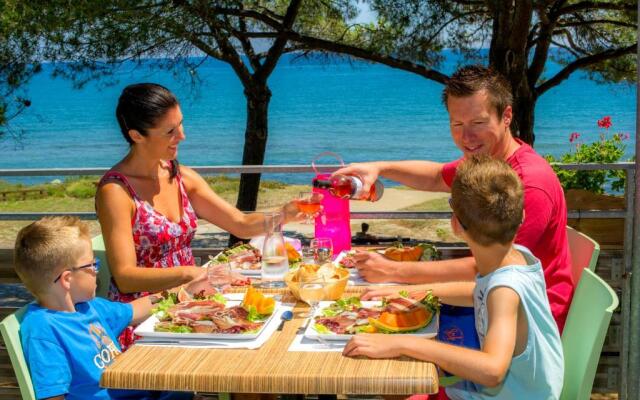 Le Village des Isles