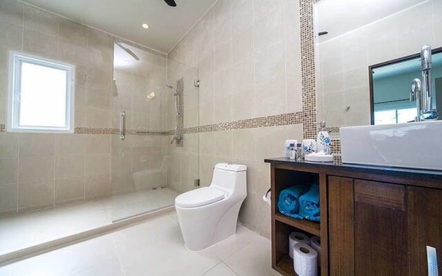 Villa Hin Fa 8 Bed Seaviews in Extensive Modern Grandeur