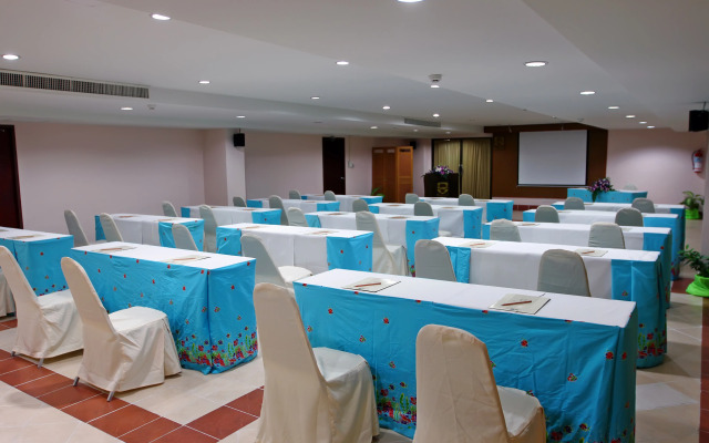 B Buri Hotel
