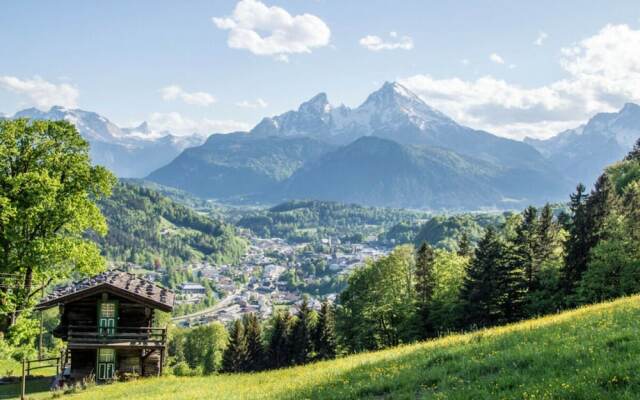 Holiday Apartment on the Slope