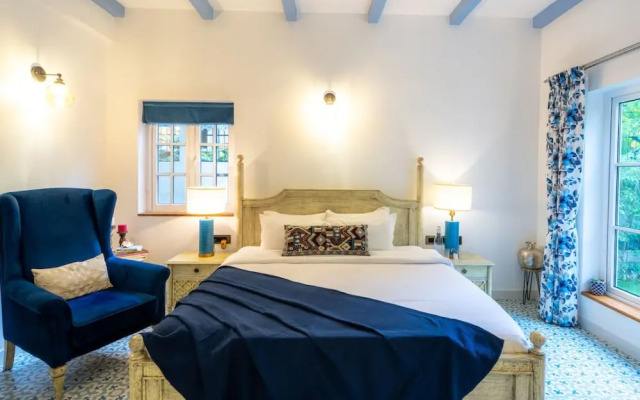 Villa Bauhinia - 5bhk With Pool 10 Mins to Beach