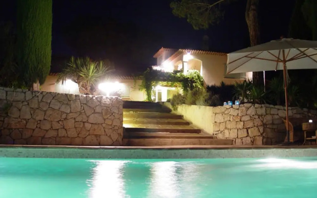 Luxurious Villa in Mougins With Swimming Pool