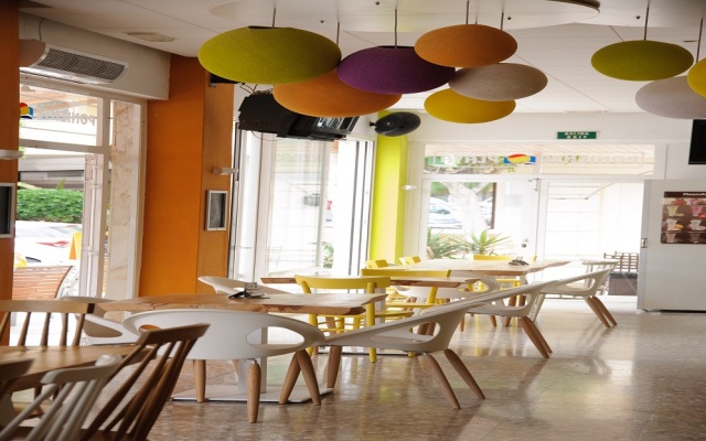 Poniente Playa Aparthotel