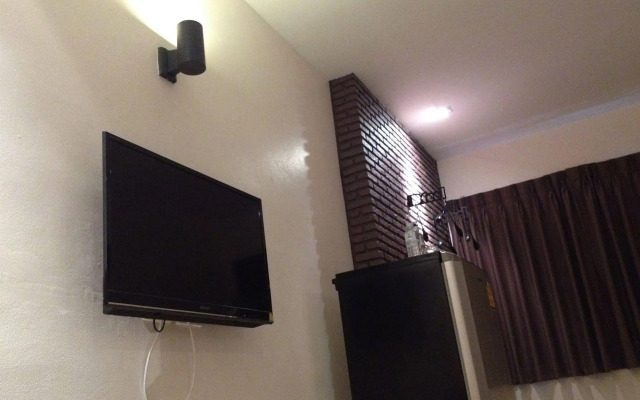 Dfeel House