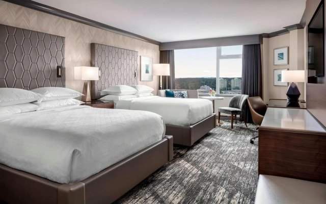 Sheraton Vancouver Guildford Hotel