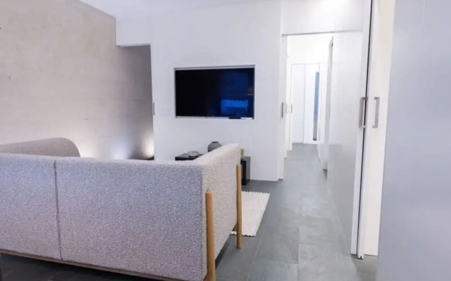 Ampersand - Bright 2-bedroom Apartment