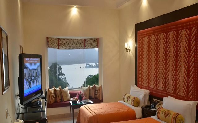 The Lalit Laxmi Vilas Palace