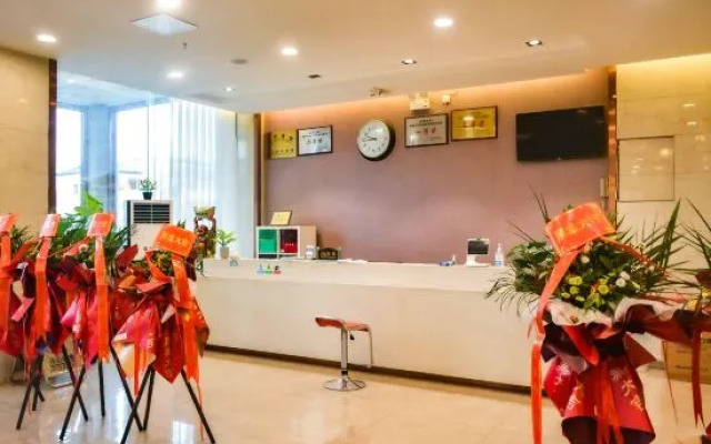 Crown Boutique Hotel