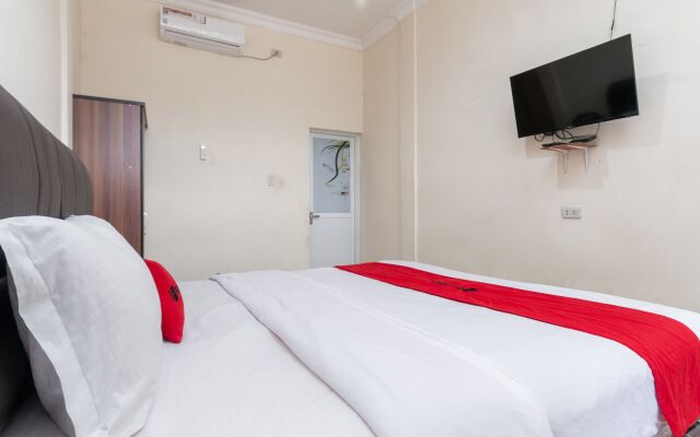 RedDoorz @ Samuel Homestay Pematangsiantar