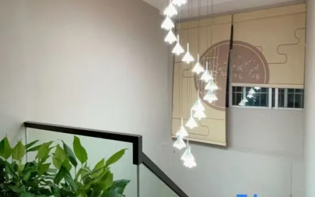 Xiaojia Biyu Business Hotel