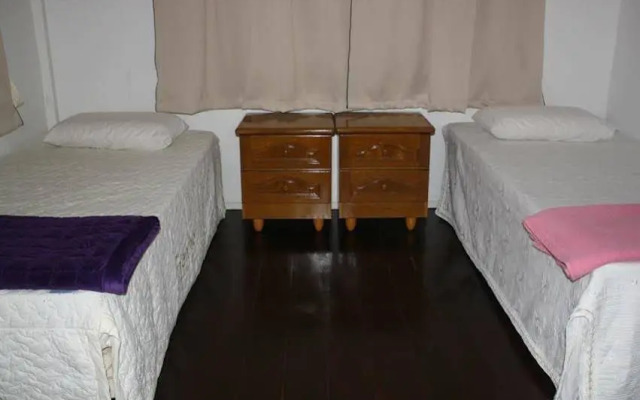 Emma Guesthouse Rumah Tinggi