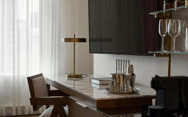 Vogue Hotel Montreal Downtown, Curio Collection by Hilton
