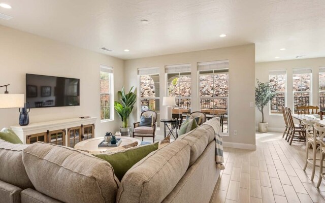 Black Rock Hills 5 Bedroom Home