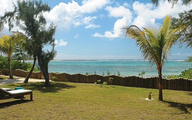 Sankhara Beachfront Villas