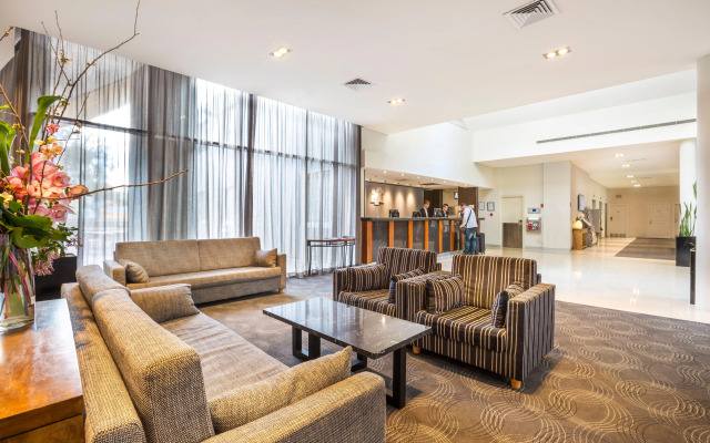 Holiday Inn Sydney Potts Point by IHG