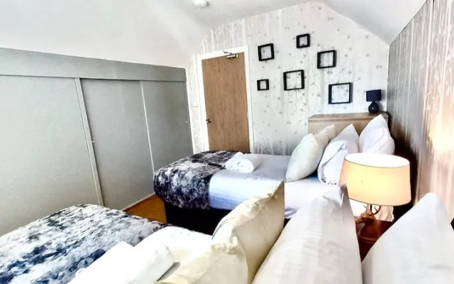 Amara House