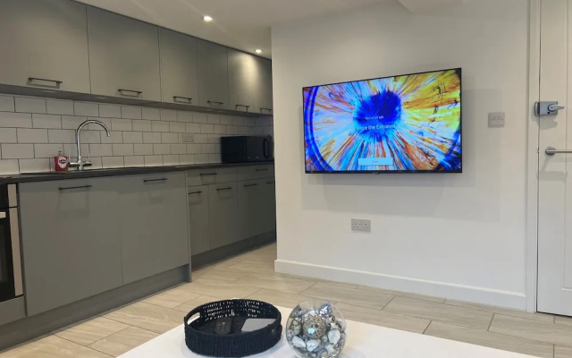Stunning 1 Bedroom Apartment in Bicester Town