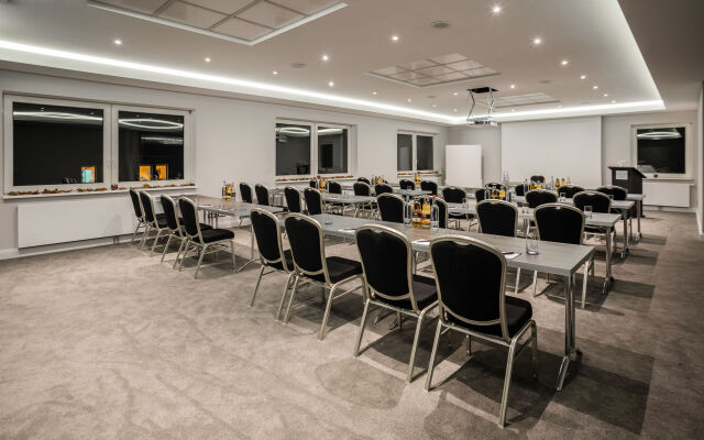 Hotel Business & More