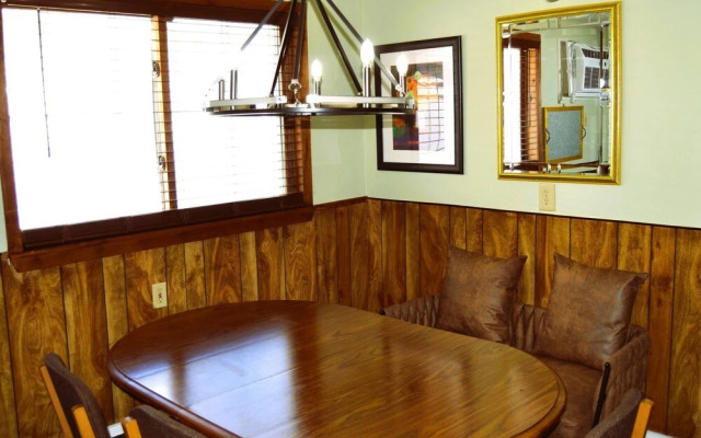 Gather Here 9br, 5BA Group