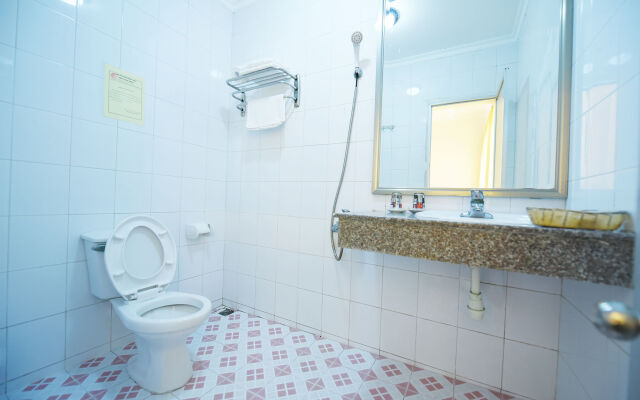 Gieng Ngoc Hotel