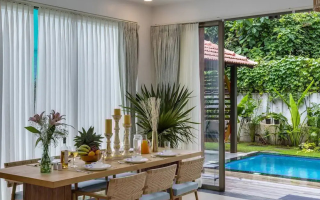 Casa Maxima - 4BR w Private Pool 1km to the Beach