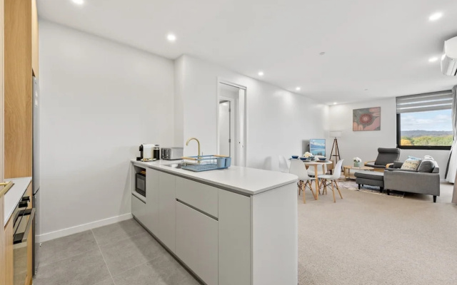 Stylish 2-bed Stay Near Canberra Centre – Guest Rooms – Dickson