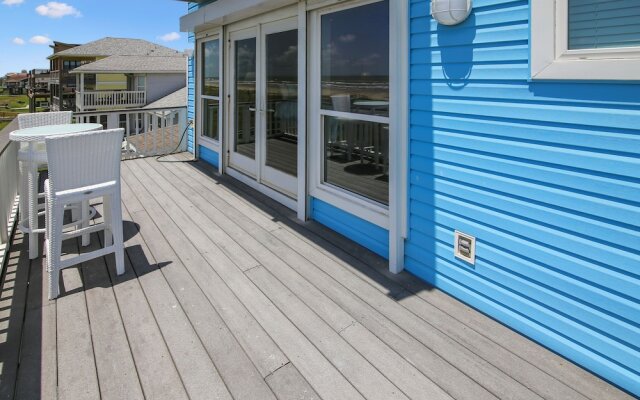 Beachfront Melody 4 Bedroom Home