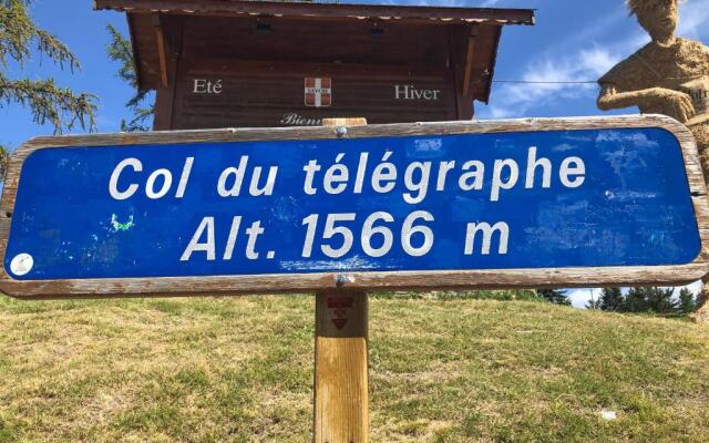 Pied de pistes, résidence 3 étoiles tout confort dont terrasse et piscine