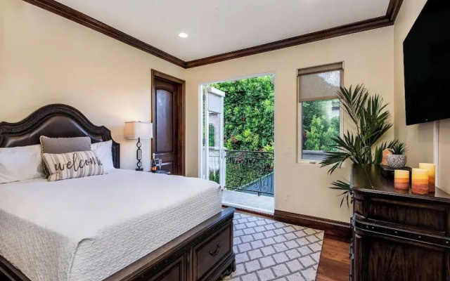 Robmar Mansion - Beverly Hills Mediterranean Estate With Pool & Sport Court