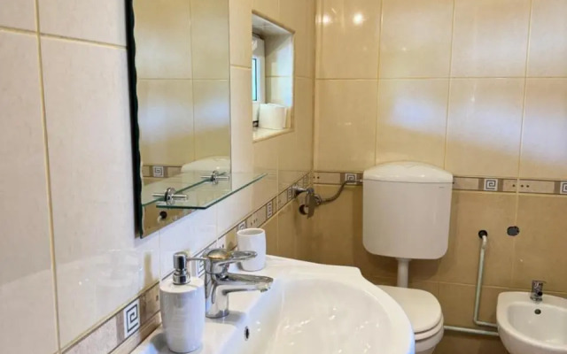 FLH - MIRA Apartments