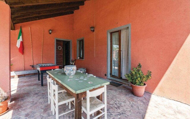 Stunning Home in Castelnuovo Calcea With Wifi and 7 Bedrooms