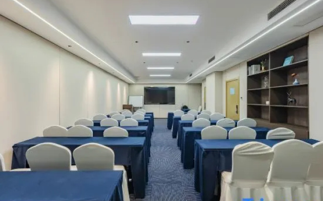 VX Hotel (Hefei Railway Station North Square Zhusi Beach Subway Station) – Business – Hefei