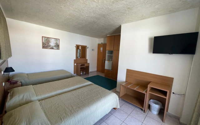 Hotel Flisvos