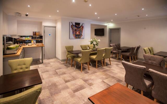Hotel 52; Sure Hotel Collection by Best Western