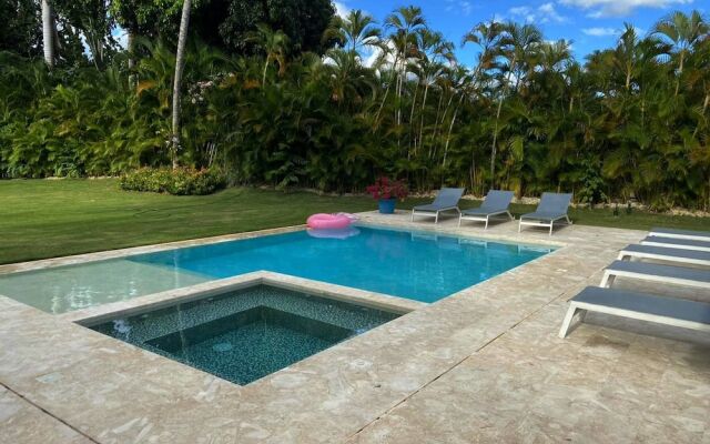 Seasideserenity - Luxury Villa Steps From The Beach