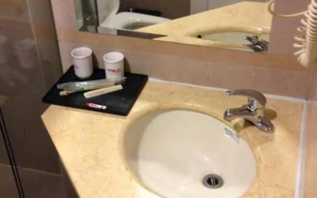 Motel 168 Hotel Shanghai Hongqiao Hub National Convention Center Branch