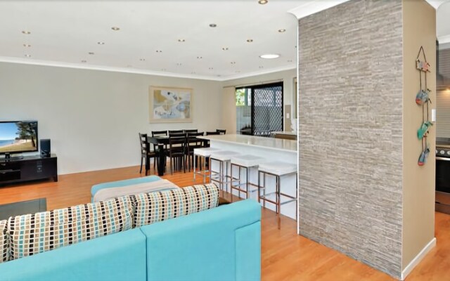 Little Beach House, 8 Mistral Close