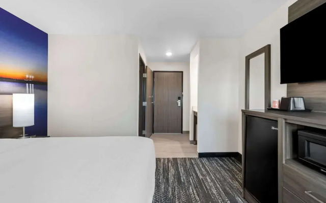 Clarion Pointe