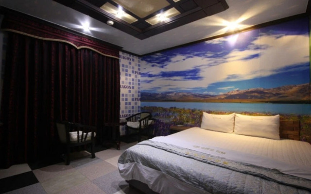 Paragon Motel