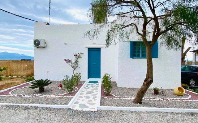 Unique Cycladic Detached House - Private Garden - Juan