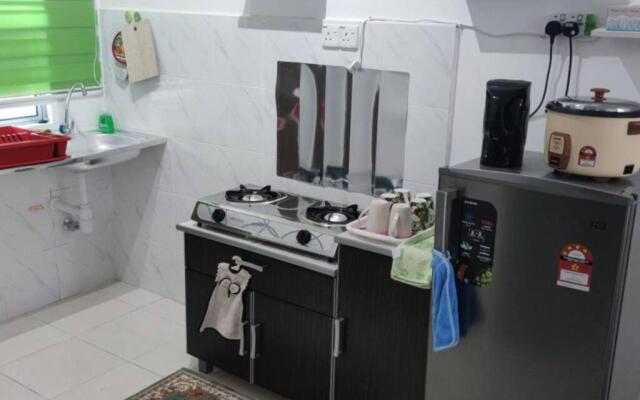 RH Homestay Telok Kemang PD (Muslim Only)