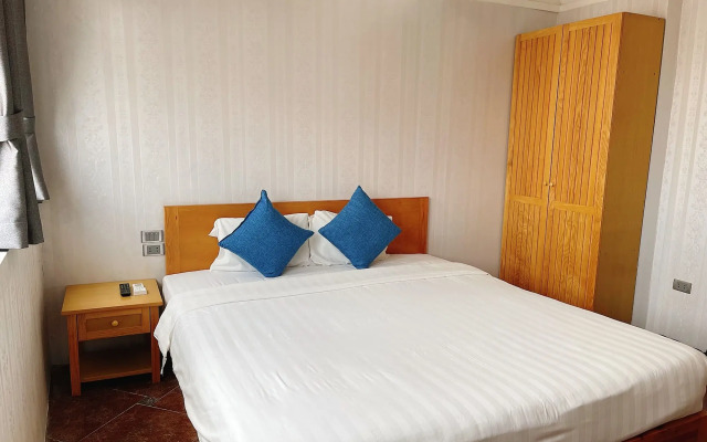 Hanoi Central Park Hotel