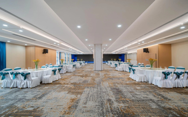 Holiday Inn Chongqing University Town