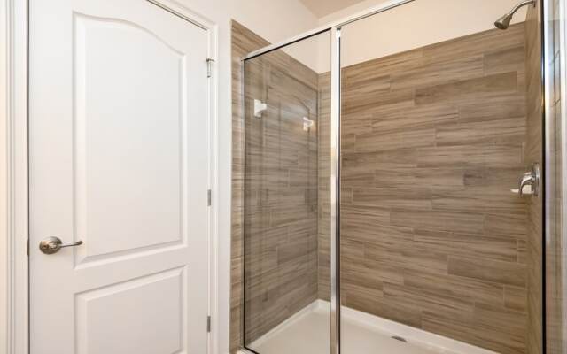 Solterra - 5212 Oakbourne Avenue