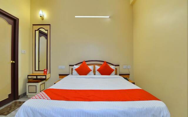 OYO 11415 Hotel Raj Laxmi