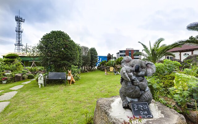 Jeju Chorok House Pension